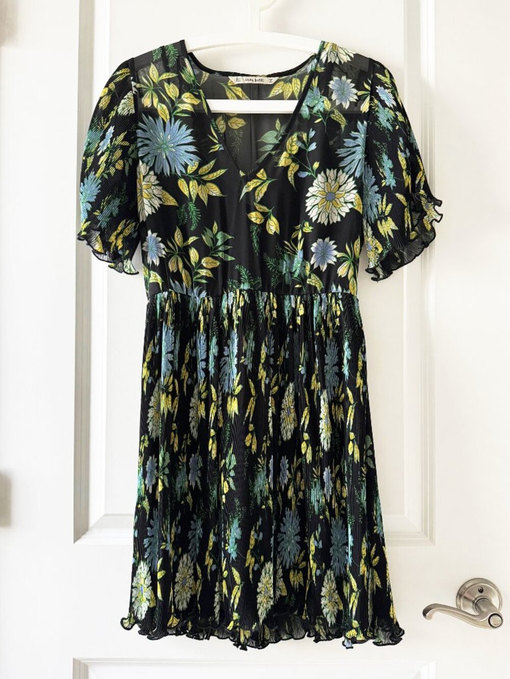 ZARA Floral Pleated Mini Dress – Size XS – NWOT